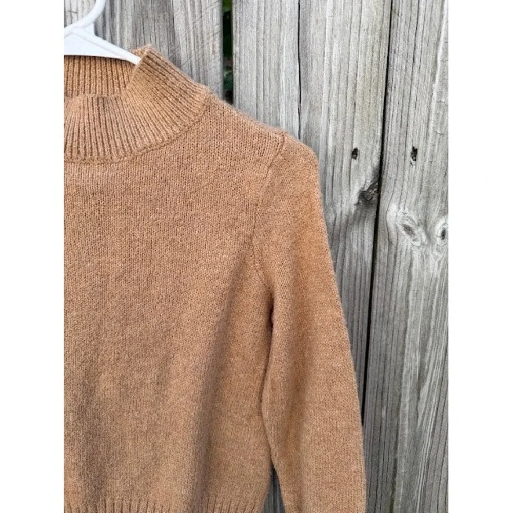 Academia Minimalist American Eagle Mock Neck Sweater XS Tan Ribbed Knit Pullover